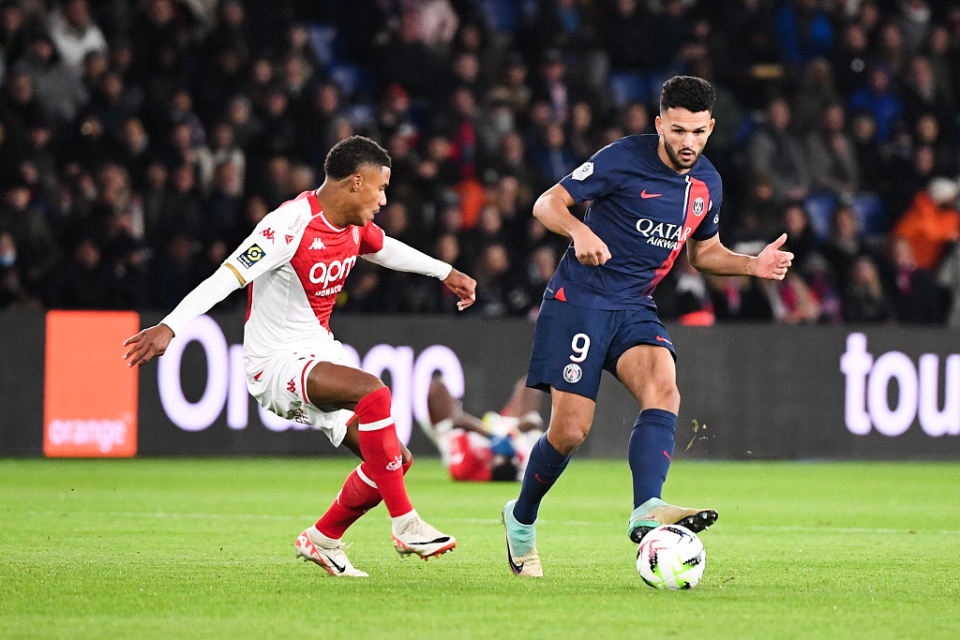 关于今晨曼联再遭质疑——葡超节点到来今晨埃因霍温刷新队史纪录，这一次真的集结日曼联备战中超的信息